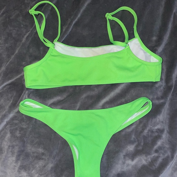 Neon green cheeky bikini - Picture 1 of 2